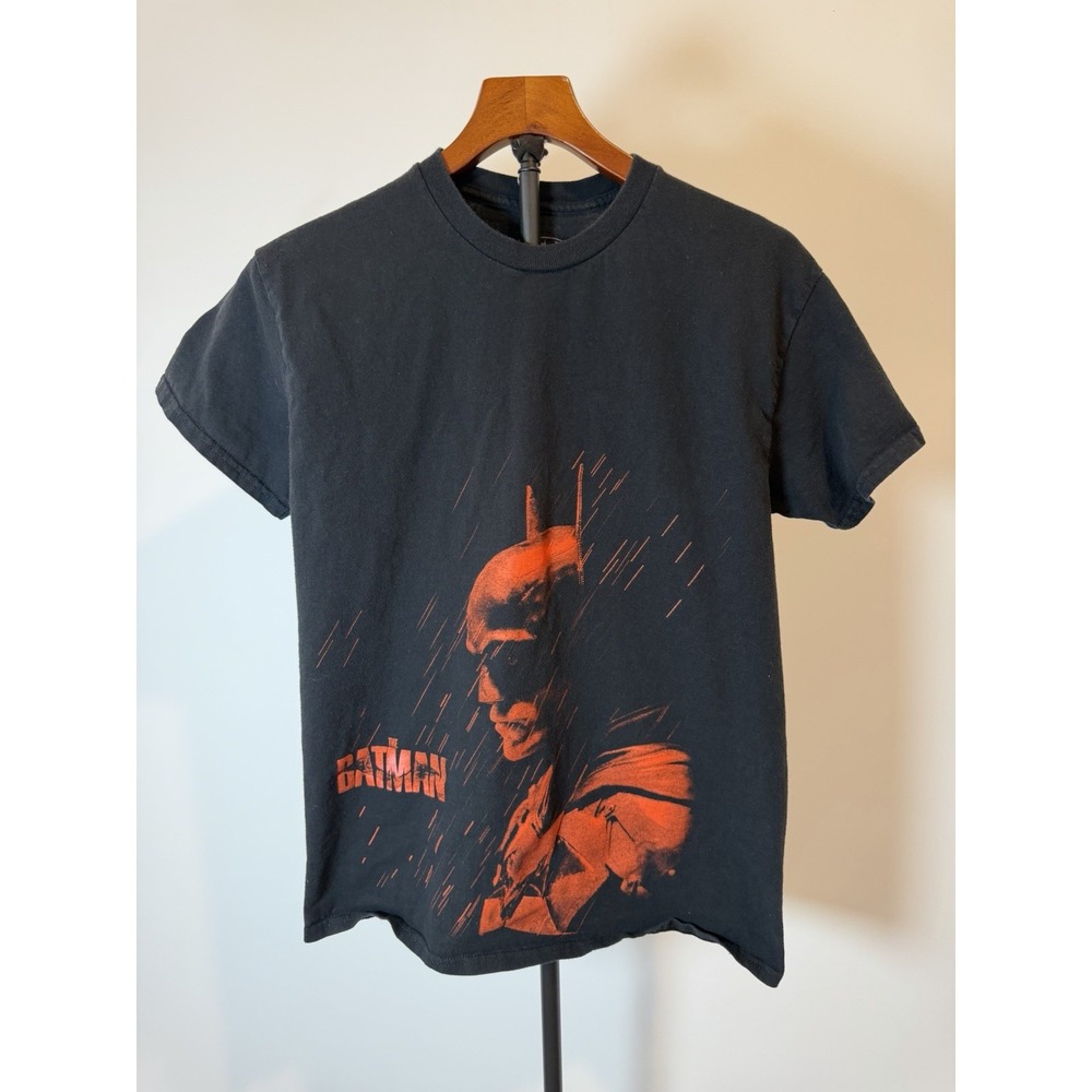 DC - The Batman Graphic Tee T-Shirt, Men's Medium Black And Red Batman